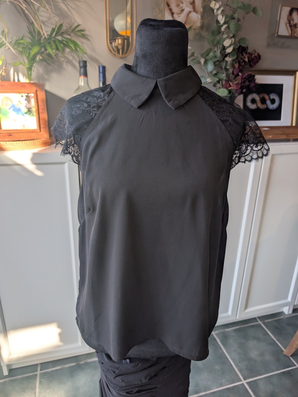 SHEIN Black Lace Cap-Sleeve Collar Camisole